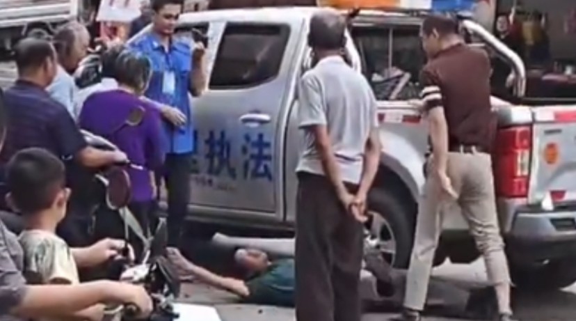 广东云浮城管暴力执法，再次拷问“中国式城管”